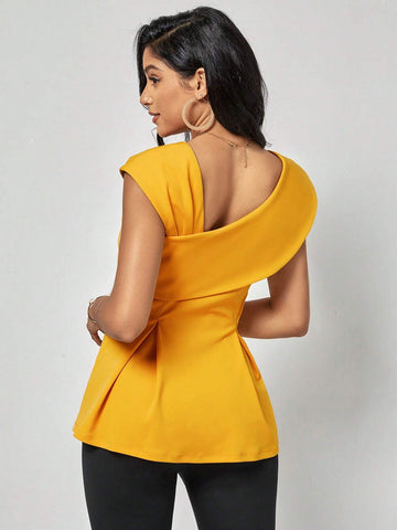 EMERY ROSE Solid Fold Pleated Detail Asymmetrical Neck Tee EMERY ROSE Solid Fold Pleated Detail Asymmetrical Neck Tee