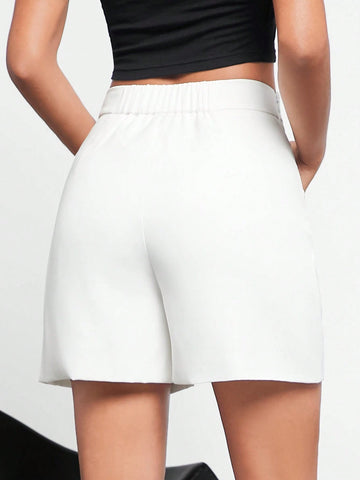 BIZwear High Waist Button Detail Shorts BIZwear High Waist Button Detail Shorts