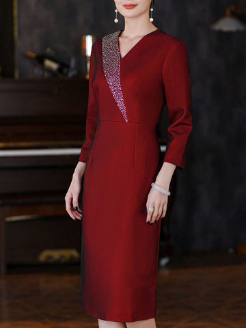 Autumn/Winter Rhinestone V-Neck Party Dress, Mid-Calf Length Burgundy Gown With 3/4 Sleeves, Front Slit, Back Zipper, Suitable For Weddings, Parties, Women's Formal/Evening Wear/Occasions/Engagement/Ceremony Autumn/Winter Rhinestone V-Neck Party Dress, Mid-Calf Length Burgundy Gown With 3/4 Sleeves, Front Slit, Back Zipper, Suitable For Weddings, Parties, Women's Formal/Evening Wear/Occasions/Engagement/Ceremony