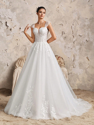 Baroque Vintage Deep V-Neck Lace Romantic Bride Bling-Bling Fairy Loose Beach Wedding Dress With Mini Train Baroque Vintage Deep V-Neck Lace Romantic Bride Bling-Bling Fairy Loose Beach Wedding Dress With Mini Train