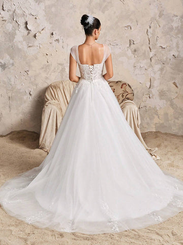 Baroque Vintage Deep V-Neck Lace Romantic Bride Bling-Bling Fairy Loose Beach Wedding Dress With Mini Train Baroque Vintage Deep V-Neck Lace Romantic Bride Bling-Bling Fairy Loose Beach Wedding Dress With Mini Train