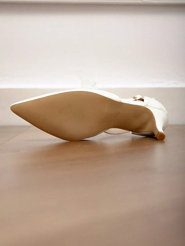 White Wedding Pointed-Toe Low-Heeled Bride Pumps With Bow, Floral 3D & Rhinestone White Wedding Pointed-Toe Low-Heeled Bride Pumps With Bow, Floral 3D & Rhinestone