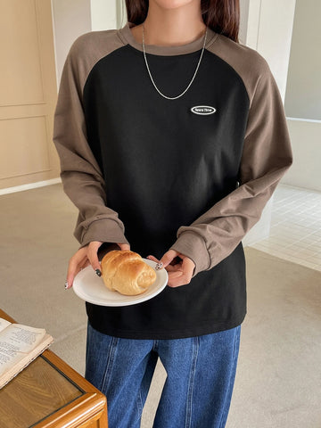 Letter Patched Colorblock Raglan Sleeve Tee Letter Patched Colorblock Raglan Sleeve Tee