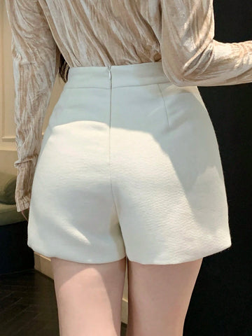 DAZY Women's Plain Rivet Textured Shorts, Minimalist Style For Casual Everyday Wear DAZY Women's Plain Rivet Textured Shorts, Minimalist Style For Casual Everyday Wear