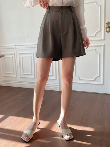 Dazy Designer Ladies' Simple Solid Color Pleated Shorts With A Sense Of Design Dazy Designer Ladies' Simple Solid Color Pleated Shorts With A Sense Of Design