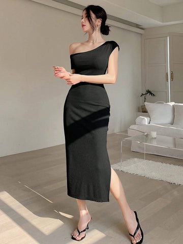 Dazy Designer Oblique Shoulder Ruched Bodycon Dress Dazy Designer Oblique Shoulder Ruched Bodycon Dress