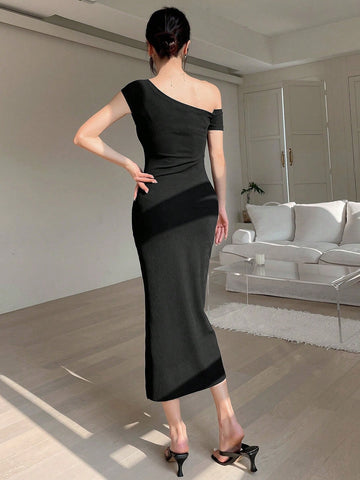 Dazy Designer Oblique Shoulder Ruched Bodycon Dress Dazy Designer Oblique Shoulder Ruched Bodycon Dress
