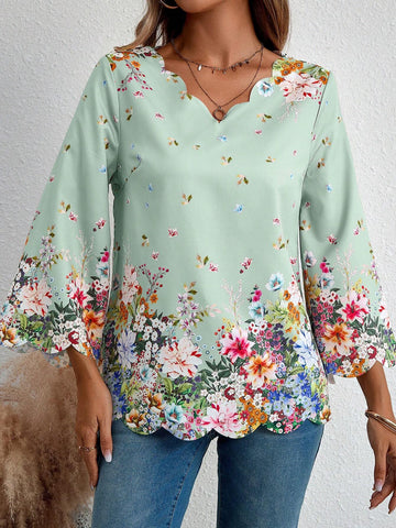 EMERY ROSE Women's Positioned Floral Print Scalloped V-Neck Mid-Sleeve Shirt EMERY ROSE Women's Positioned Floral Print Scalloped V-Neck Mid-Sleeve Shirt