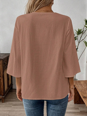 EMERY ROSE Women's Vacation Style Solid Color Notched Collar Contrast Lace 3/4 Sleeve Blouse EMERY ROSE Women's Vacation Style Solid Color Notched Collar Contrast Lace 3/4 Sleeve Blouse