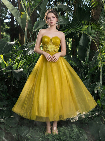 Elegant Lace Up Back Floral Applique Bodice Strapless Homecoming Party Dress Elegant Lace Up Back Floral Applique Bodice Strapless Homecoming Party Dress