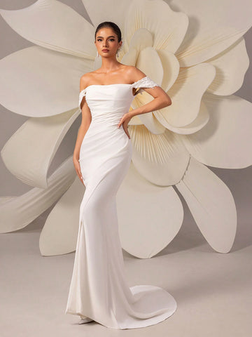 Elegant Simple Off Shoulder Pleated Bodycon Mermaid Wedding Dress With Small Trailing Elegant Simple Off Shoulder Pleated Bodycon Mermaid Wedding Dress With Small Trailing