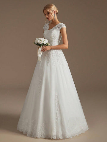Elegant V-Neck A-Line Style Appliqué Hand-Beaded Wedding Dress Elegant V-Neck A-Line Style Appliqué Hand-Beaded Wedding Dress