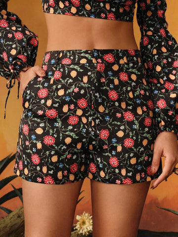 Designer RAUL OROZCO Allover Floral Print Slant Pocket Shorts For Summer Designer RAUL OROZCO Allover Floral Print Slant Pocket Shorts For Summer