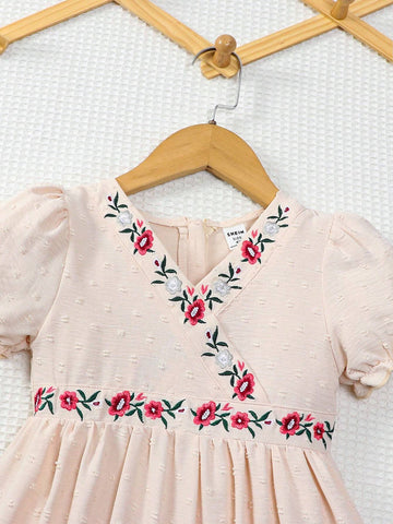 Girl Embroidered Floral Dress, Comfortable, Elegant And Romantic For Spring/Summer Girl Embroidered Floral Dress, Comfortable, Elegant And Romantic For Spring/Summer