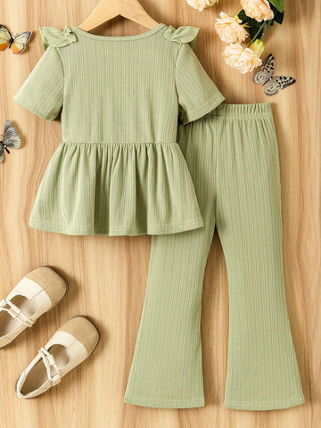 Girls' Simple Casual 2-Piece Set, Using A Soft Light Green As The Main Color Tone, Giving A Fresh And Natural Feel Girls' Simple Casual 2-Piece Set, Using A Soft Light Green As The Main Color Tone, Giving A Fresh And Natural Feel