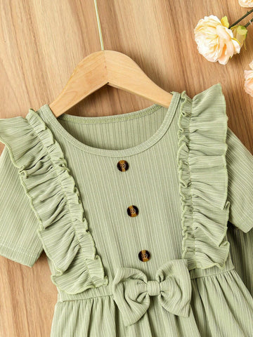 Girls' Simple Casual 2-Piece Set, Using A Soft Light Green As The Main Color Tone, Giving A Fresh And Natural Feel Girls' Simple Casual 2-Piece Set, Using A Soft Light Green As The Main Color Tone, Giving A Fresh And Natural Feel
