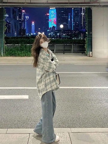 Loose Shoulder And Long Sleeved Checkered Pattern Loose Shoulder And Long Sleeved Checkered Pattern