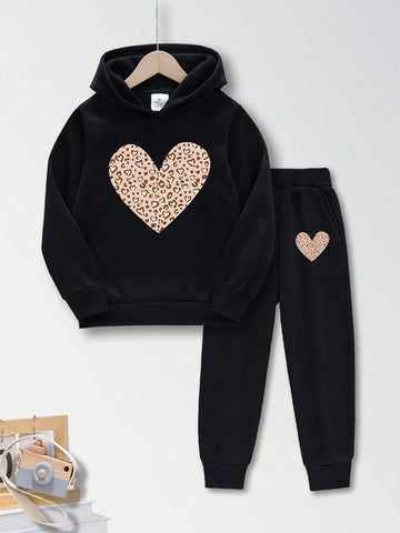 Little Girls' Leopard Heart Printed Sweatshirt And Pants Set Little Girls' Leopard Heart Printed Sweatshirt And Pants Set