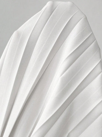 Lyxana 2-Piece Set: Black & White Contrast V-Neck Flare Sleeve Blazer Jacket And Pleated Elastic Waist Pants For Women Lyxana 2-Piece Set: Black & White Contrast V-Neck Flare Sleeve Blazer Jacket And Pleated Elastic Waist Pants For Women