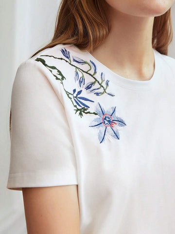 MOTF PREMIUM FLORAL EMBROIDERED T-SHIRT MOTF PREMIUM FLORAL EMBROIDERED T-SHIRT