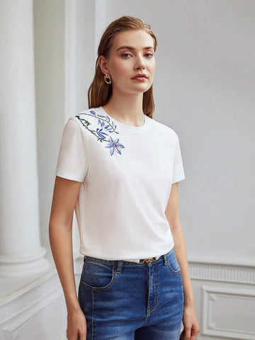 MOTF PREMIUM FLORAL EMBROIDERED T-SHIRT MOTF PREMIUM FLORAL EMBROIDERED T-SHIRT