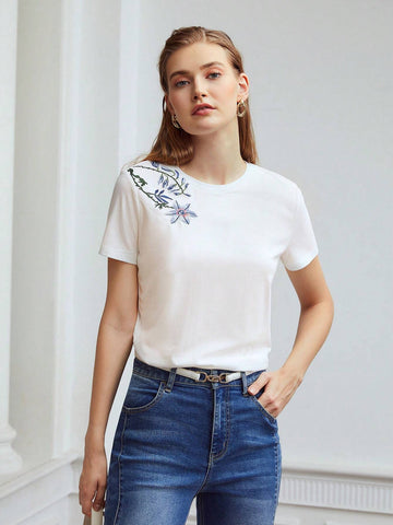 MOTF PREMIUM FLORAL EMBROIDERED T-SHIRT MOTF PREMIUM FLORAL EMBROIDERED T-SHIRT