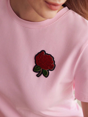 MOTF PREMIUM FLORAL PATCHED DETAIL TEE MOTF PREMIUM FLORAL PATCHED DETAIL TEE