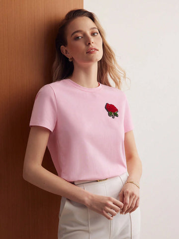 MOTF PREMIUM FLORAL PATCHED DETAIL TEE MOTF PREMIUM FLORAL PATCHED DETAIL TEE