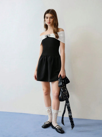 MOTF STUDIO COLORBLOCK OFF SHOULDER SHORT DRESS MOTF STUDIO COLORBLOCK OFF SHOULDER SHORT DRESS