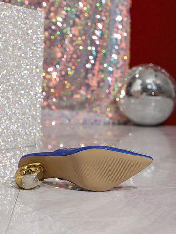 New Minimalist Design, Mirror-Like Shiny Material, Unusual Heel, Decorated With Crystal Glass New Minimalist Design, Mirror-Like Shiny Material, Unusual Heel, Decorated With Crystal Glass