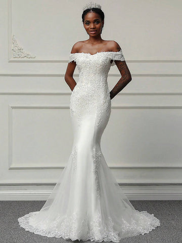 Off-Shoulder Appliqué Hand-Beaded Mermaid Wedding Dress Off-Shoulder Appliqué Hand-Beaded Mermaid Wedding Dress