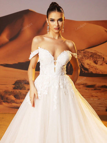 Off Shoulder Sexy Deep V-Neck Lace Wedding Dresses Ball Gown Romantic Tulle Bridal Gowns For Women Out Door Garden Wedding Gowns For Bride Lace Up Back With Train Ivory Tulle With Champagne Lining Off Shoulder Sexy Deep V-Neck Lace Wedding Dresses Ball Gown Romantic Tulle Bridal Gowns For Women Out Door Garden Wedding Gowns For Bride Lace Up Back With Train Ivory Tulle With Champagne Lining