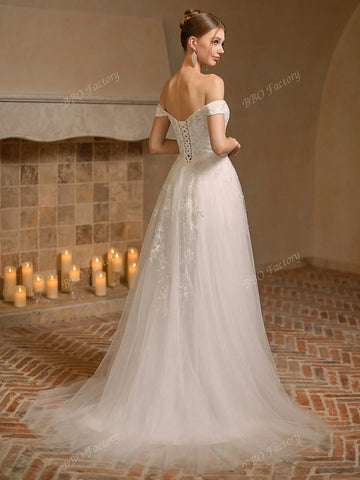 Off The Shoulder Elegant Wedding Dress With Solid Color Embroidery Applique Mesh Tulle Ball Gown Off The Shoulder Elegant Wedding Dress With Solid Color Embroidery Applique Mesh Tulle Ball Gown
