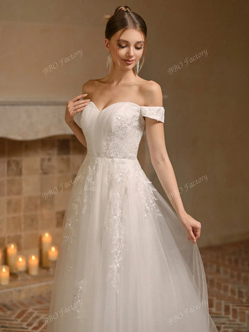 Off The Shoulder Elegant Wedding Dress With Solid Color Embroidery Applique Mesh Tulle Ball Gown Off The Shoulder Elegant Wedding Dress With Solid Color Embroidery Applique Mesh Tulle Ball Gown