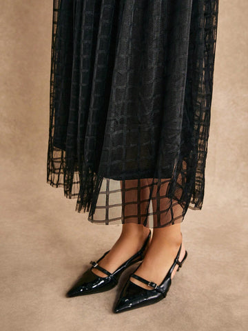 Poéselle Scallop Waistband Geo Mesh Overlay Skirt Poéselle Scallop Waistband Geo Mesh Overlay Skirt