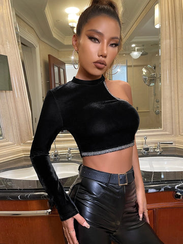 BAE Asymmetrical Neck Contrast Tape Crop Velvet Tee BAE Asymmetrical Neck Contrast Tape Crop Velvet Tee