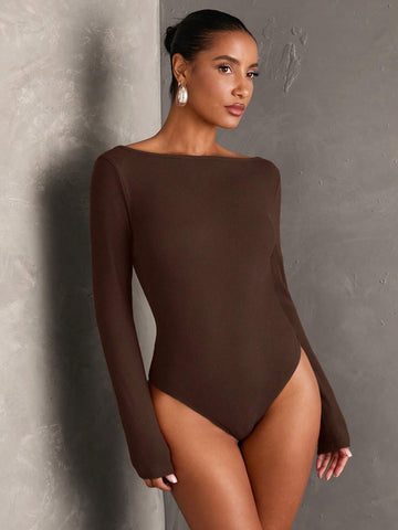 Women's Burgundy Solid Minimalist Sexy Backless Bodysuit With Boat Neck & Long Sleeve Women's Burgundy Solid Minimalist Sexy Backless Bodysuit With Boat Neck & Long Sleeve