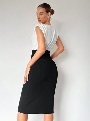 BIZwear Women's Color Block Bodycon Dress With Padded Shoulder And Pleats BIZwear Women's Color Block Bodycon Dress With Padded Shoulder And Pleats