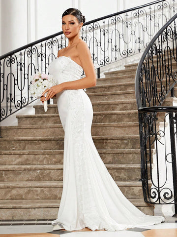 White Strapless Side Three-Dimensional Floral Curve Splicing Slim-Fit Floor-Length Fishtail Advanced Simple Wedding Dress White Strapless Side Three-Dimensional Floral Curve Splicing Slim-Fit Floor-Length Fishtail Advanced Simple Wedding Dress