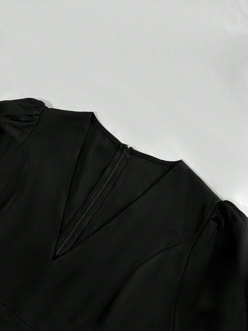 Women V-Neck Hollow Out Elegant Commuter Short Sleeve Jumpsuit Women V-Neck Hollow Out Elegant Commuter Short Sleeve Jumpsuit