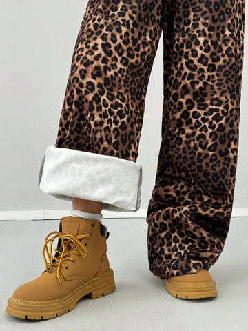 Women Fall/Winter Streetwear Long Sleeve Leopard Print Sweatshirt & Leopard Print Sweatpants Sets Women Fall/Winter Streetwear Long Sleeve Leopard Print Sweatshirt & Leopard Print Sweatpants Sets