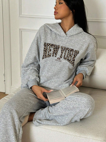 Leopard Print "New York" Graphic Casual Loose Hooded Sweatshirt & Pant Set For Women, Spring Autumn Leopard Print "New York" Graphic Casual Loose Hooded Sweatshirt & Pant Set For Women, Spring Autumn