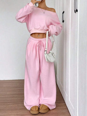 Women's Solid Color Asymmetrical Collar Long Sleeve Cropped Sweatshirt And Wide Leg Pants Casual Suit Set, Autumn/Winter Women's Solid Color Asymmetrical Collar Long Sleeve Cropped Sweatshirt And Wide Leg Pants Casual Suit Set, Autumn/Winter
