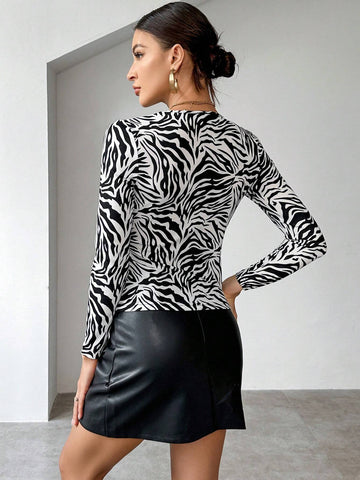 Essnce Zebra Striped Cut Out Tee Essnce Zebra Striped Cut Out Tee