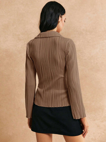 Women's Minimalist Fitted Textured Front Button T-Shirt, Autumn Women's Minimalist Fitted Textured Front Button T-Shirt, Autumn