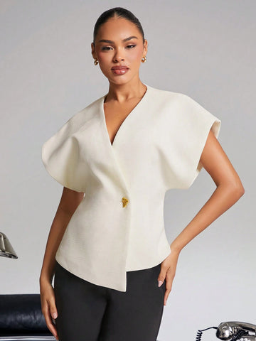 Elegant White Blouse With Butterfly Brooch Elegant White Blouse With Butterfly Brooch