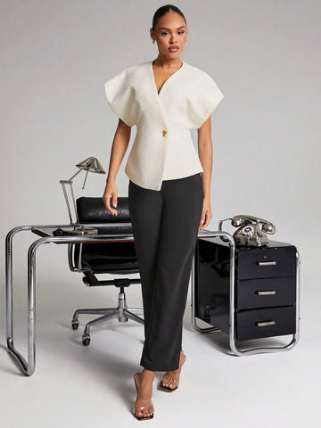 Elegant White Blouse With Butterfly Brooch Elegant White Blouse With Butterfly Brooch