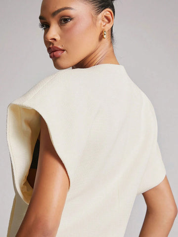 Elegant White Blouse With Butterfly Brooch Elegant White Blouse With Butterfly Brooch
