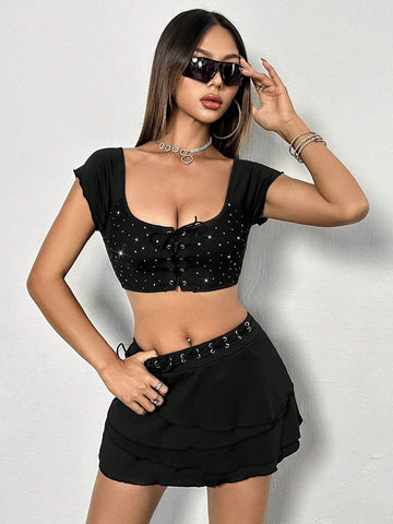 Ladies' Metallic Eyelets Square Neck Top And Skirt Set, Random Cutting Of Mesh, Random Selection Of Ties Ladies' Metallic Eyelets Square Neck Top And Skirt Set, Random Cutting Of Mesh, Random Selection Of Ties