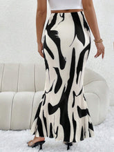 PETITE Allover Print Mermaid Hem Skirt